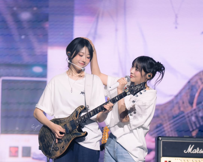 QWER 히나