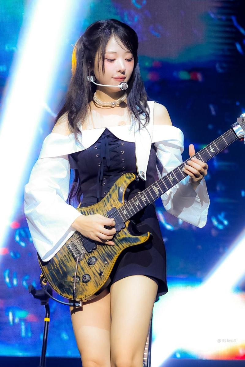 QWER 히나