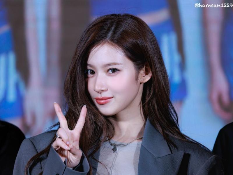 트와이스 사나