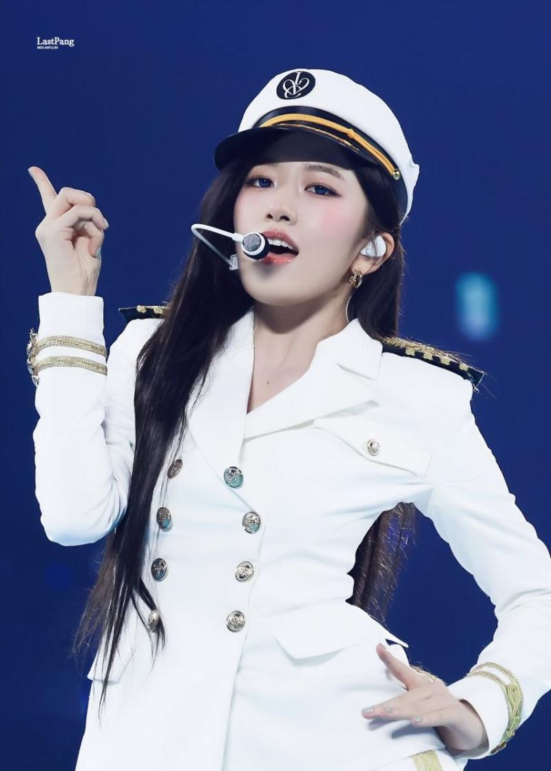 아이브 안유진