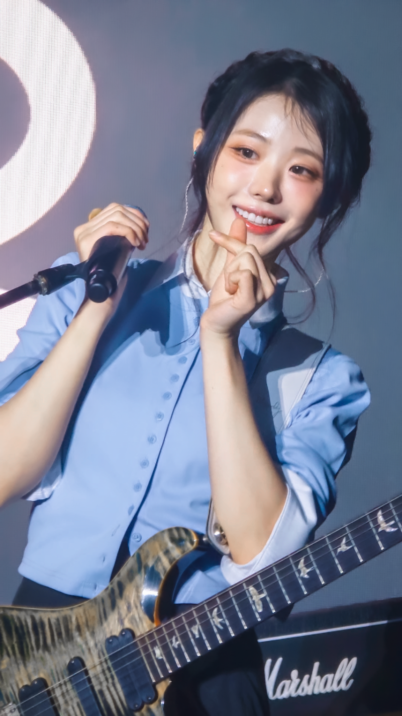 QWER 하나