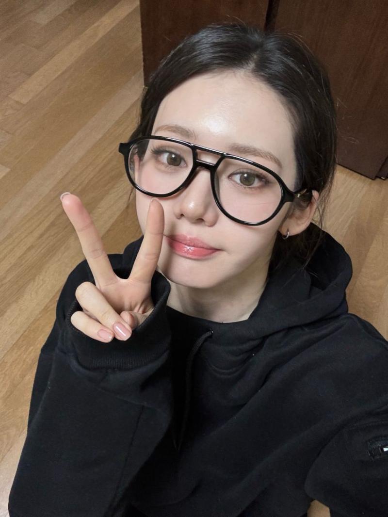 베이비몬스터 로라