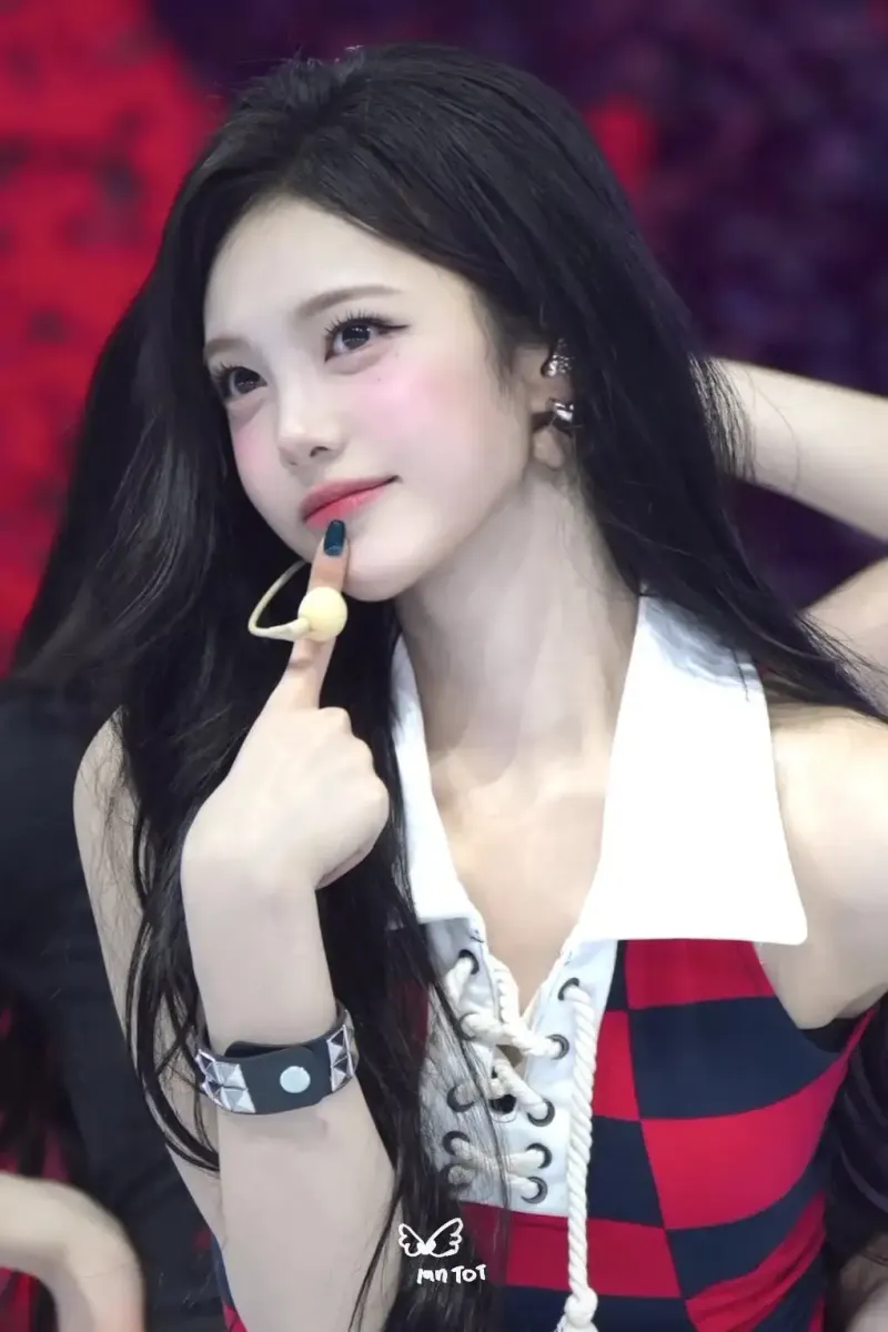 하츠투하츠 이안이 무대할때 너무 예뻐