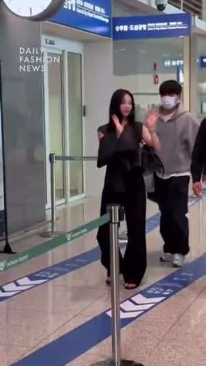 혜리 출국