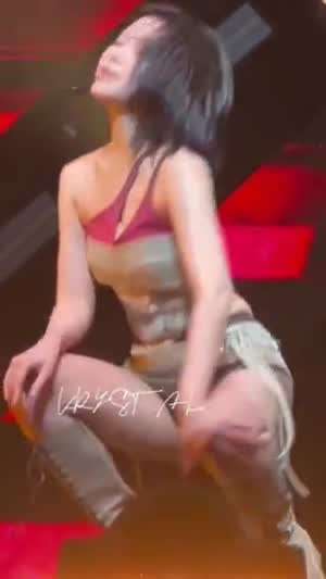 ITZY 류진 그라디에이션 코르셋 의상 쩍벌안무 내전근 허벅지