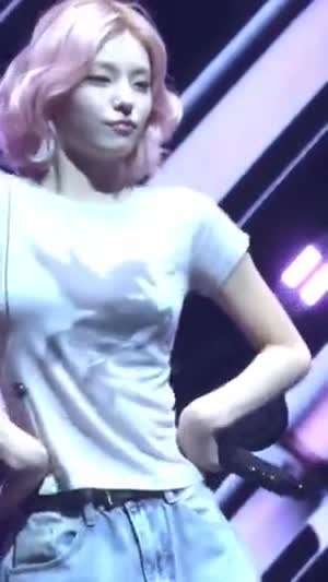 사운드 체크하는 있지 예지 유나...브라 비치는 봉긋한 크롭티.mp4
