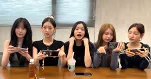 키키... 라이브 방송중 엉덩이 토론