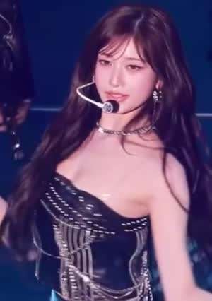 아이브 이서 은근한 오프숄더