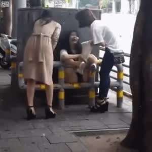 진퇴양난.gif