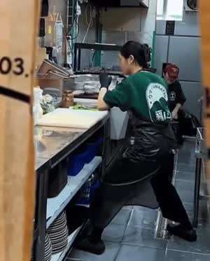 월급날인데  안들어왔네?